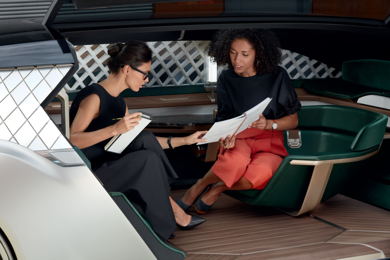 Illustration for article titled Renault's New Luxury Robo-Vehicle Concept Is Gorgeous Vaporware